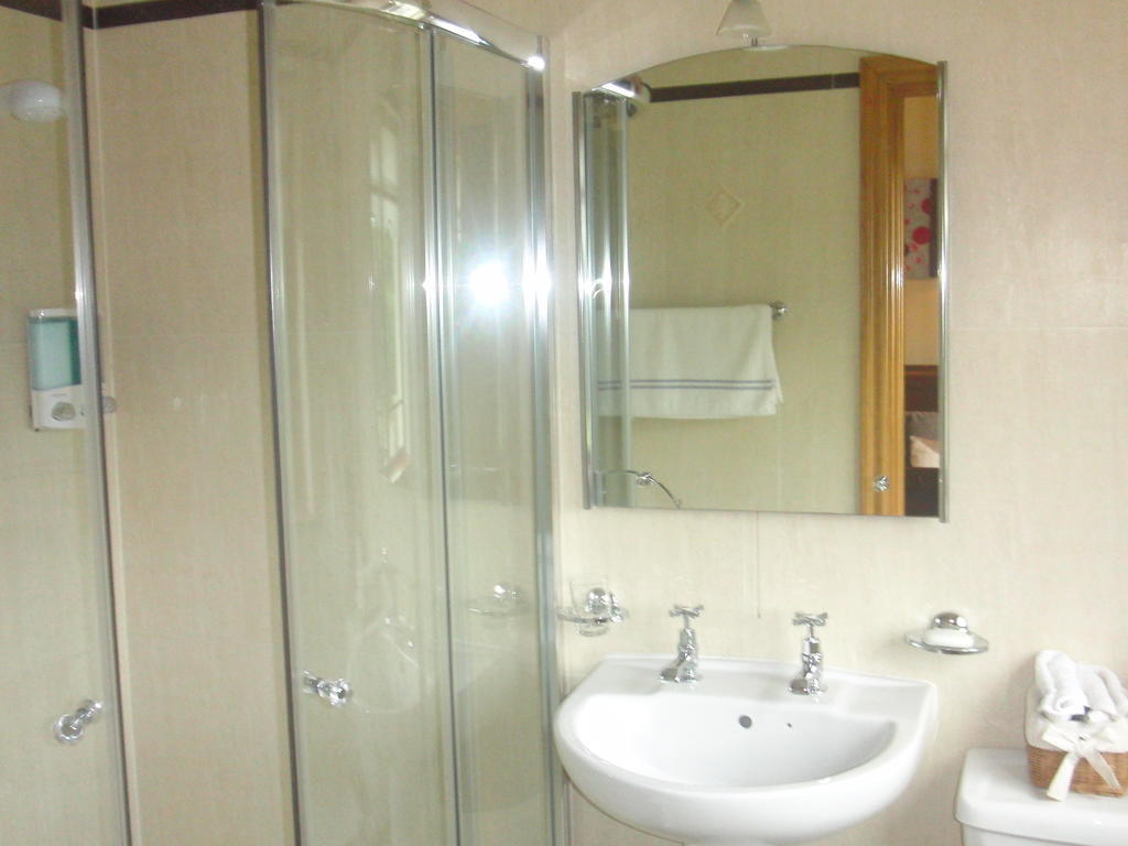 Woodlands House Bed & Breakfast Farranfore Bilik gambar